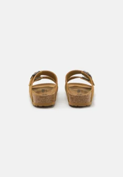 Birkenstock Arizona Unisex - Chaussons - Brown -Birkenstock 171f67d71b8c427db2830750e7e13853 scaled