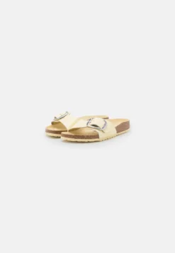 Birkenstock Madrid Big Buckle Narrow - Mules - High Shine Butter -Birkenstock 2e8691032ad54cd7b4f7791e2a386589 scaled