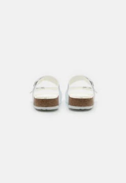 Birkenstock Arizona Triple Unisex - Mules - White 8 Birkenstock Arizona Triple Unisex - Mules - White -Birkenstock acf239a164424411a8ad1a042c1a6500 scaled