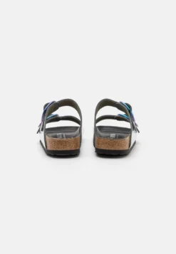 Birkenstock Arizona Lena - Chaussons - Iridescent Silver 9 Birkenstock Arizona Lena - Chaussons - Iridescent Silver -Birkenstock ebfad47222c94544b7bd162b76b16471 scaled